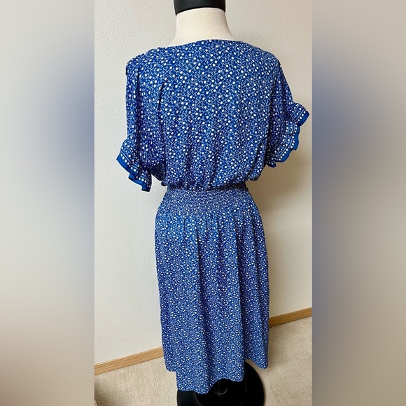 Max Studio Blue and White Floral dress women’s size M - Picture 3 of 3